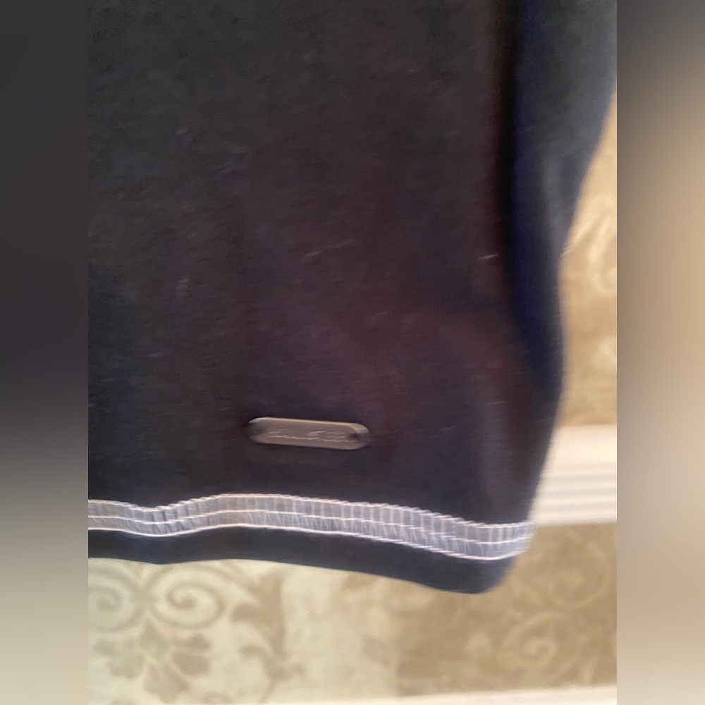 Hollister Fitted Short Sleeve T-Shirt - Picture 4 of 4